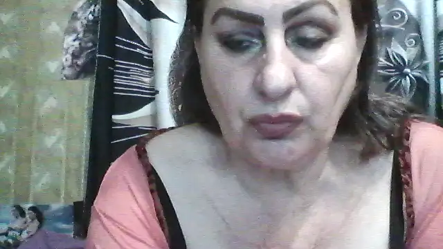 Snapshot of LoaqLovew chatting on June 6, 2026, 8:08 am LoaqLovew online show from June 6, 2026, 8:08 am
