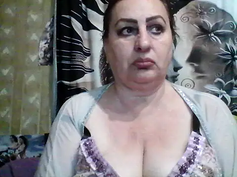 Snapshot of LoaqLovew chatting on June 1, 2026, 8:47 am LoaqLovew online show from June 1, 2026, 8:47 am