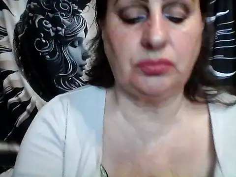 Snapshot of LoaqLovew chatting on April 25, 2026, 10:07 am LoaqLovew online show from April 25, 2026, 10:07 am