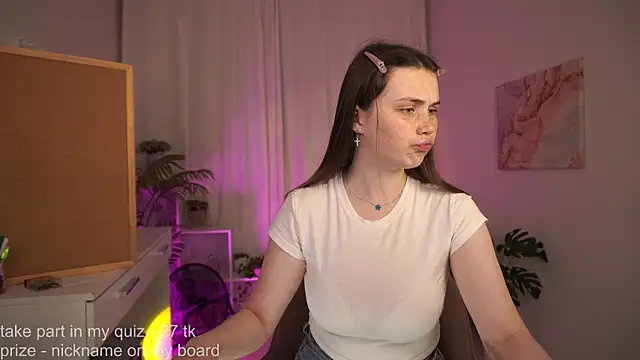 Snapshot of BettyMarlowe chatting on July 5, 2026, 5:14 am BettyMarlowe online show from July 5, 2026, 5:14 am
