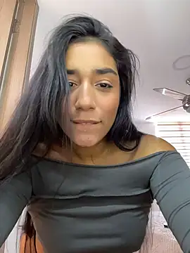 SaryJonex online show from May 4, 2026, 3:37 pm