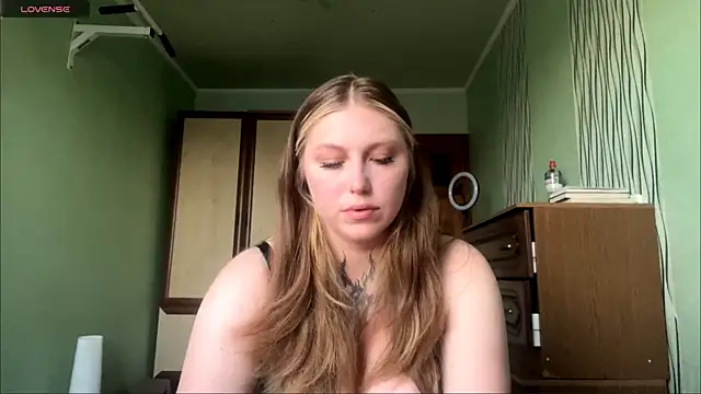 Snapshot of DeannaDorton chatting on June 9, 2026, 2:12 am DeannaDorton online show from June 9, 2026, 2:12 am