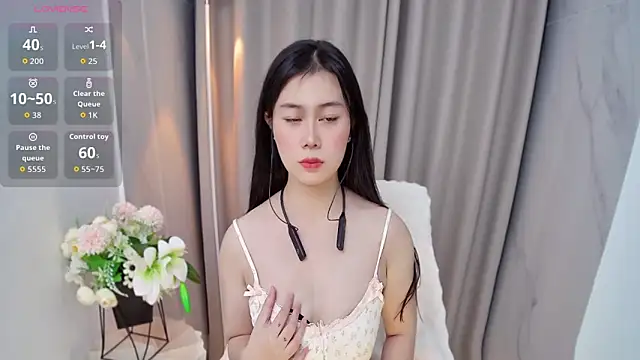 Luna-xinxin online show from April 24, 2026, 10:01 pm