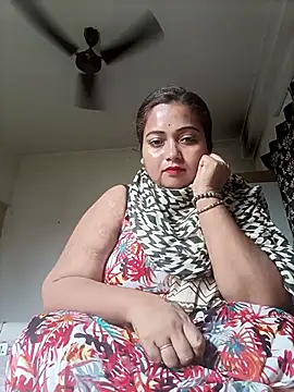 Snapshot of LUNA_QUEEN95 chatting on April 24, 2026, 10:17 am LUNA QUEEN95 online show from April 24, 2026, 10:17 am