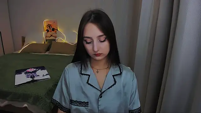 JulietteMonli online show from June 29, 2026, 7:13 pm