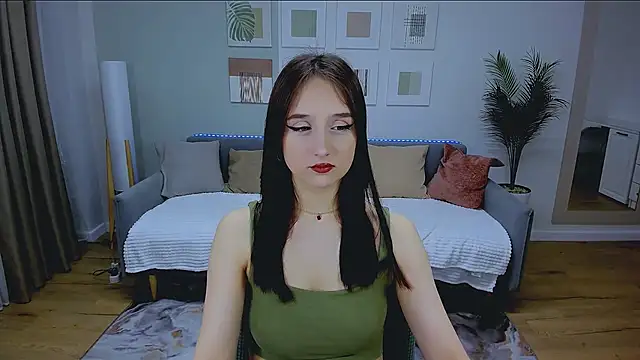 JulietteMonli online show from June 19, 2026, 10:32 am