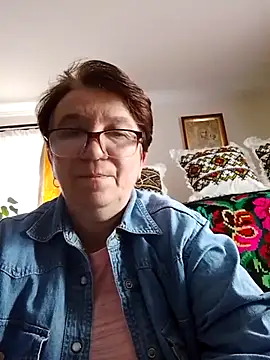 KetQueen101 online show from May 1, 2026, 3:17 pm