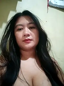 Rosejean online show from April 23, 2026, 6:31 pm