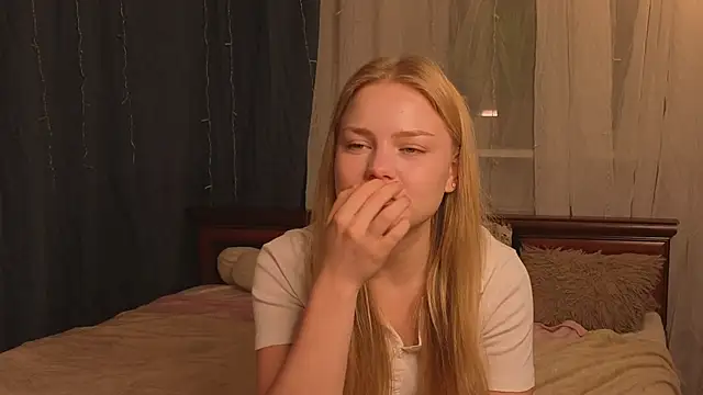 Snapshot of LavonaMadlem chatting on June 3, 2026, 9:19 pm LavonaMadlem online show from June 3, 2026, 9:19 pm