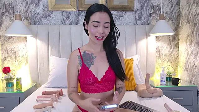Snapshot of Sophie_Vega chatting on June 10, 2026, 3:30 am Sophie Vega online show from June 10, 2026, 3:30 am