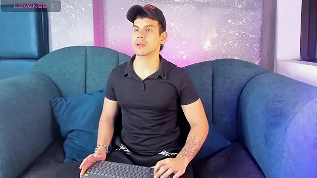 Snapshot of Derek_Voss chatting on August 7, 2026, 5:35 am Derek Voss online show from August 7, 2026, 5:35 am