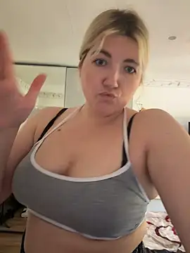LaurasStar online show from May 24, 2026, 10:48 am