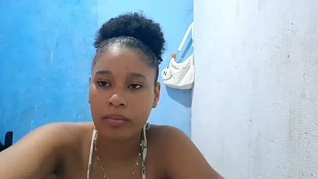 thamiresmiranda online show from April 28, 2026, 1:48 pm