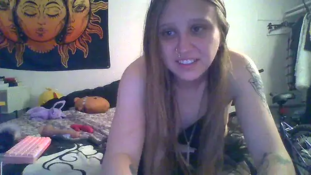 Snapshot of BunnyHooppss chatting on June 14, 2026, 5:25 pm BunnyHooppss online show from June 14, 2026, 5:25 pm