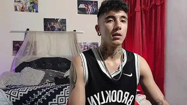 charles carterxxx online show from May 4, 2026, 11:40 pm
