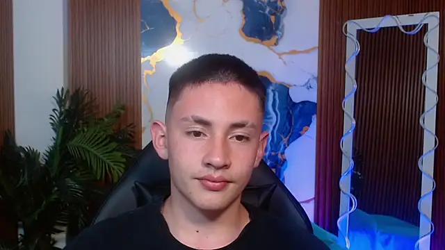 Snapshot of Andres_Tay chatting on May 8, 2026, 2:26 am Andres Tay online show from May 8, 2026, 2:26 am