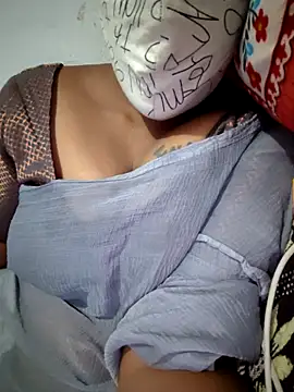 Snapshot of Tamil_Hot_HoneyBee chatting on May 26, 2026, 6:33 am Tamil Hot HoneyBee online show from May 26, 2026, 6:33 am