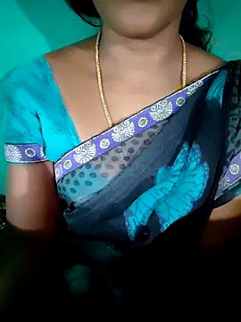 Snapshot of Tamil_Hot_HoneyBee chatting on May 4, 2026, 1:58 pm Tamil Hot HoneyBee online show from May 4, 2026, 1:58 pm