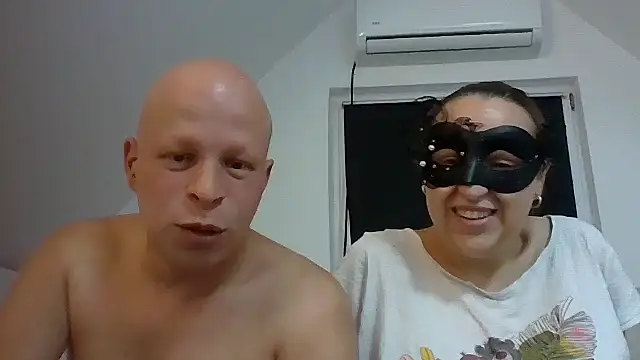 Snapshot of Nadine-wild chatting on June 7, 2026, 7:08 pm Nadine-wild online show from June 7, 2026, 7:08 pm