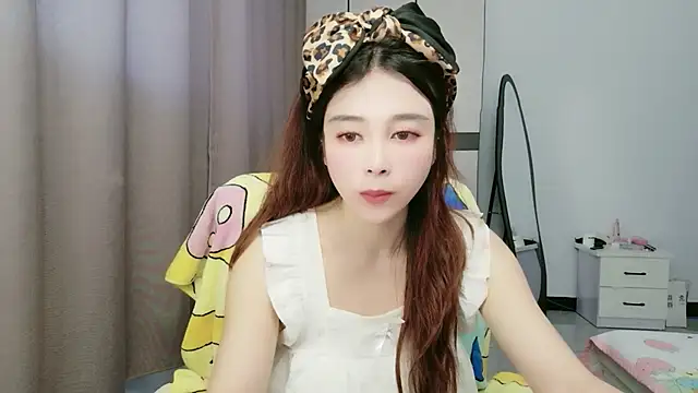 xiaoxiaohong030 online show from June 8, 2026, 1:28 am
