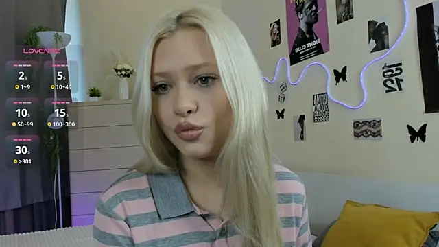 Snapshot of MidnightPoise chatting on July 11, 2026, 5:08 am MidnightPoise online show from July 11, 2026, 5:08 am