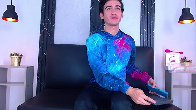 Snapshot of Feiccer_Castquer chatting on May 11, 2026, 2:45 pm Feiccer Castquer online show from May 11, 2026, 2:45 pm