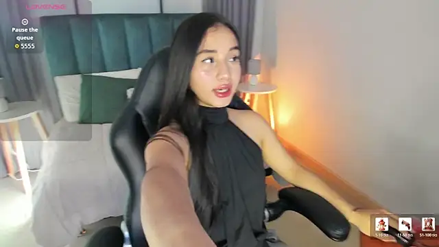 Snapshot of megann_blaze chatting on June 5, 2026, 5:07 pm megann blaze online show from June 5, 2026, 5:07 pm