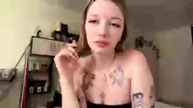 Snapshot of Elinthegreat chatting on May 18, 2026, 1:38 pm Elinthegreat online show from May 18, 2026, 1:38 pm