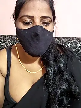 Snapshot of Sunitha-tamilponu chatting on April 28, 2026, 6:56 pm Sunitha-tamilponu online show from April 28, 2026, 6:56 pm