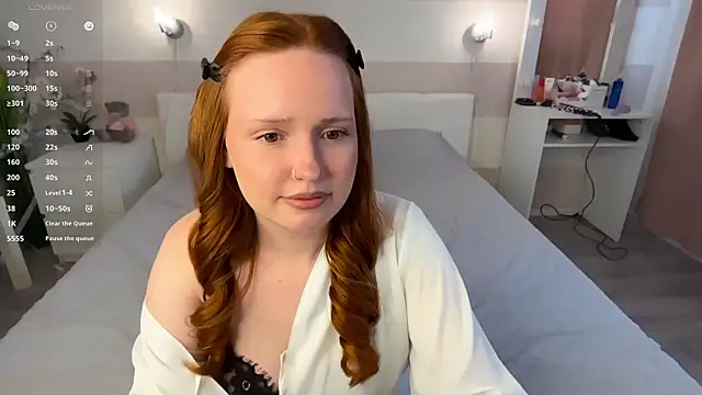 Snapshot of KikiBorn chatting on May 8, 2026, 8:18 am KikiBorn online show from May 8, 2026, 8:18 am
