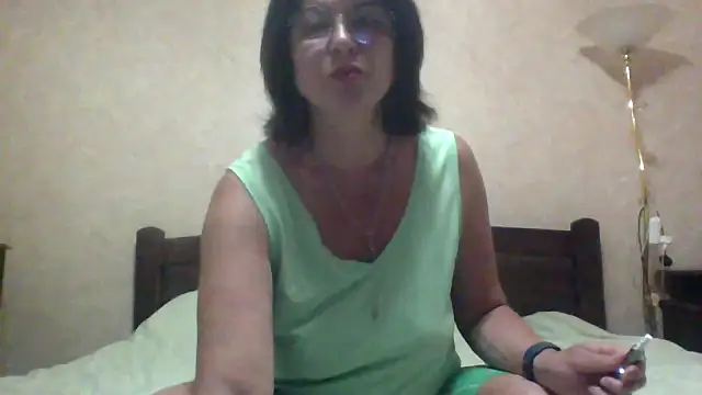 Fiona06 online show from June 3, 2026, 5:17 pm