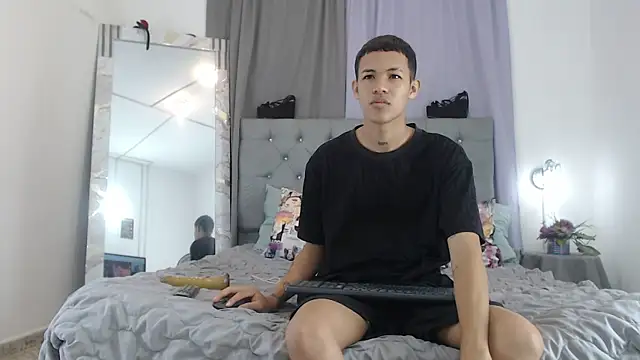 PhillipCox online show from June 15, 2026, 12:49 pm