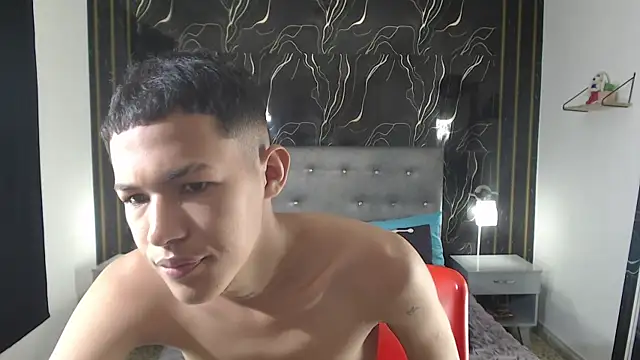 PhillipCox online show from May 18, 2026, 1:05 pm