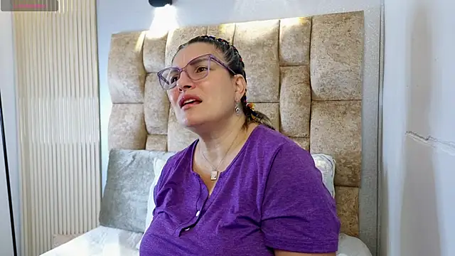Snapshot of Carolina_crus_ chatting on June 7, 2026, 11:04 am Carolina crus online show from June 7, 2026, 11:04 am