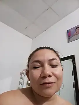 Luna Morch online show from June 7, 2026, 3:23 am