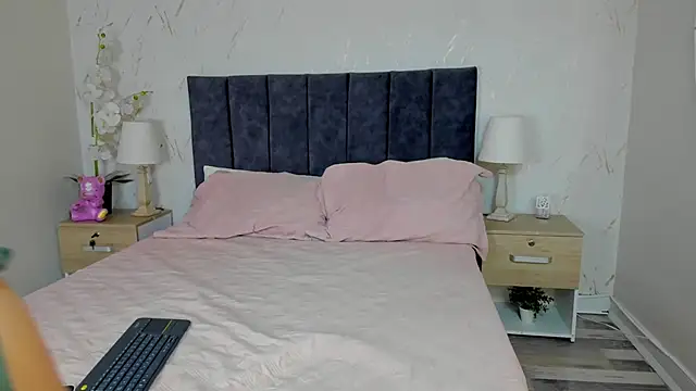 ARIANNA KYLEE online show from June 3, 2026, 4:55 pm