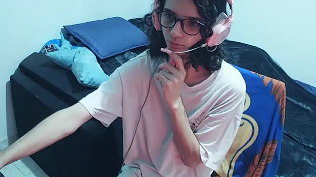 hxxyro1 online show from August 1, 2026, 2:42 am