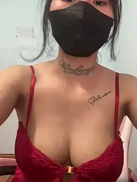 Lilyy18 online show from May 11, 2026, 7:10 am
