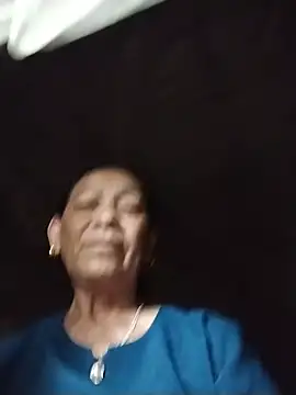Snapshot of mouth22 chatting on May 27, 2026, 9:33 pm mouth22 online show from May 27, 2026, 9:33 pm