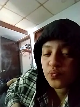 wetandtightcoochie online show from May 14, 2026, 5:43 pm