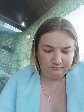 MiyaOlliver online show from May 21, 2026, 4:26 pm