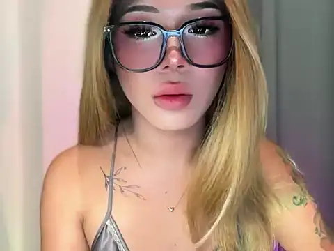 mollyfucker online show from May 19, 2026, 2:13 pm