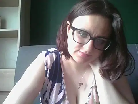sensual paris online show from May 4, 2026, 5:33 am