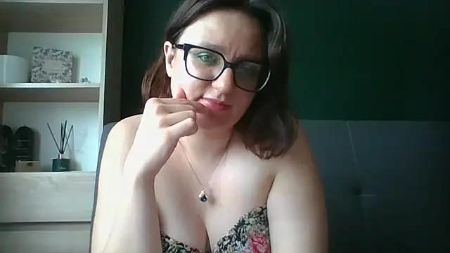 sensual paris online show from August 4, 2026, 5:45 am