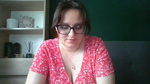 sensual paris online show from August 5, 2026, 5:23 am