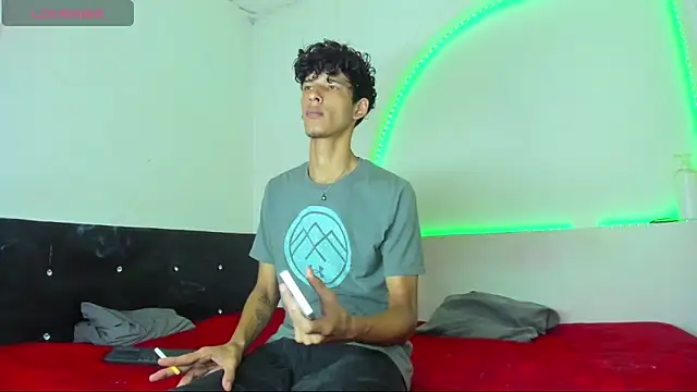 liammendoza98 online show from May 9, 2026, 11:57 am