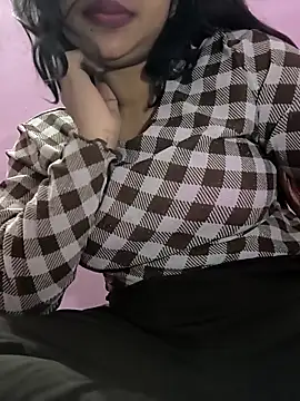 cherryAlisha online show from May 7, 2026, 3:59 pm