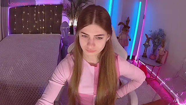 Dayana Mood online show from April 28, 2026, 6:40 am