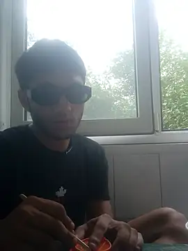 hotrichardo2 online show from August 6, 2026, 8:42 am