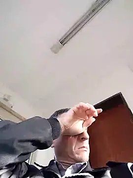 Snapshot of Alejandro83bsf chatting on June 12, 2026, 1:53 pm Alejandro83bsf online show from June 12, 2026, 1:53 pm